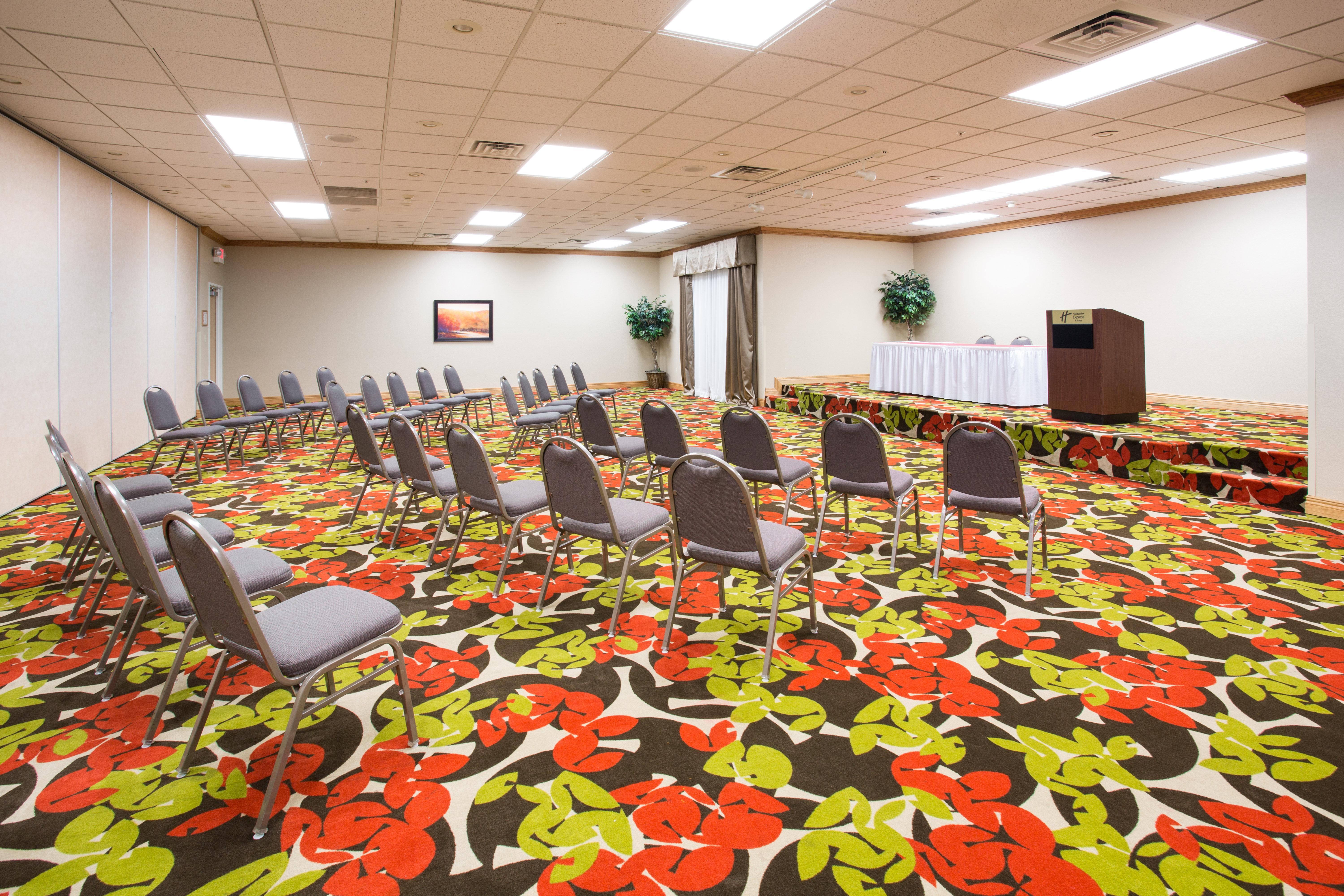 Holiday Inn Express Hotel & Suites Lexington By Ihg Exterior foto
