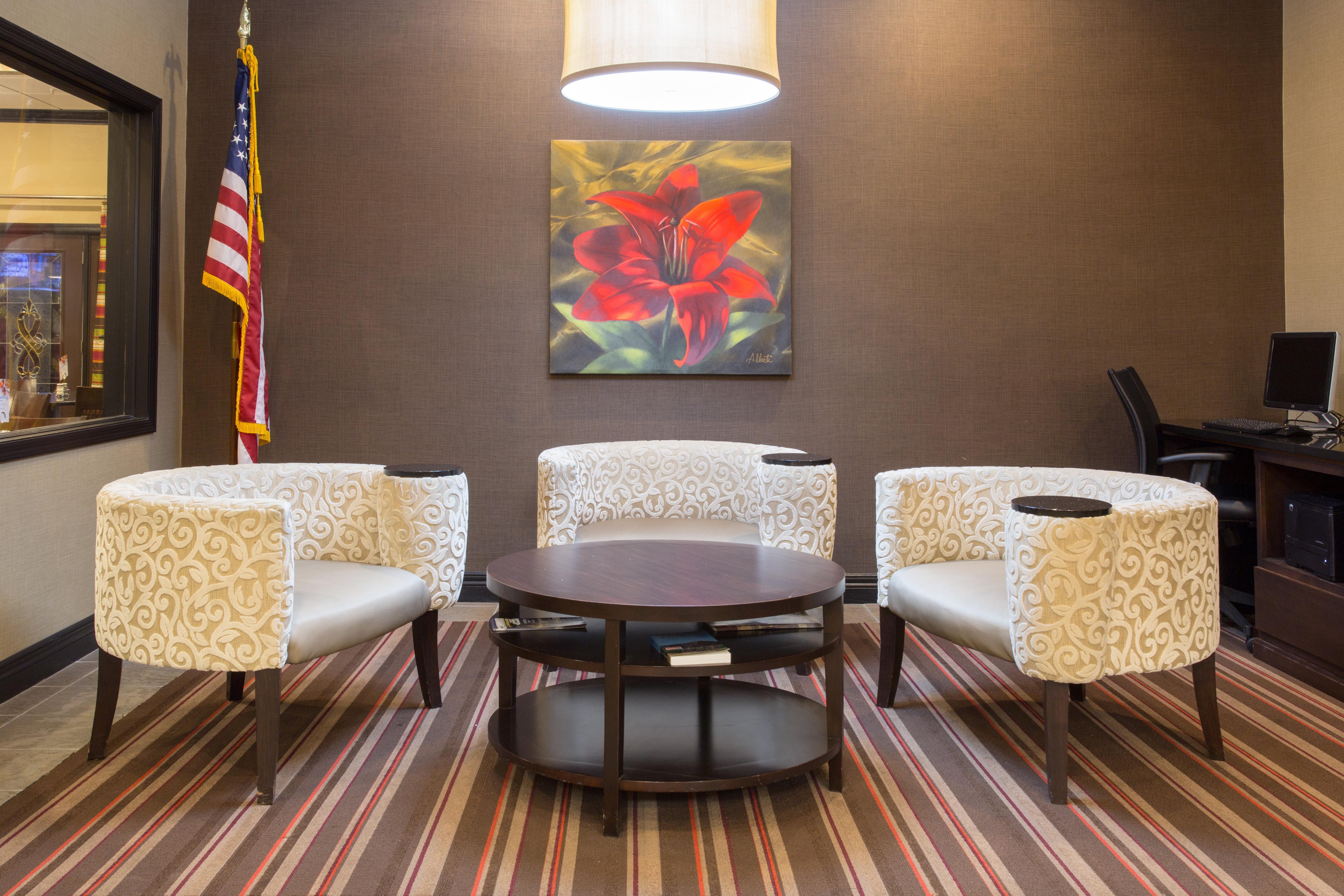 Holiday Inn Express Hotel & Suites Lexington By Ihg Exterior foto